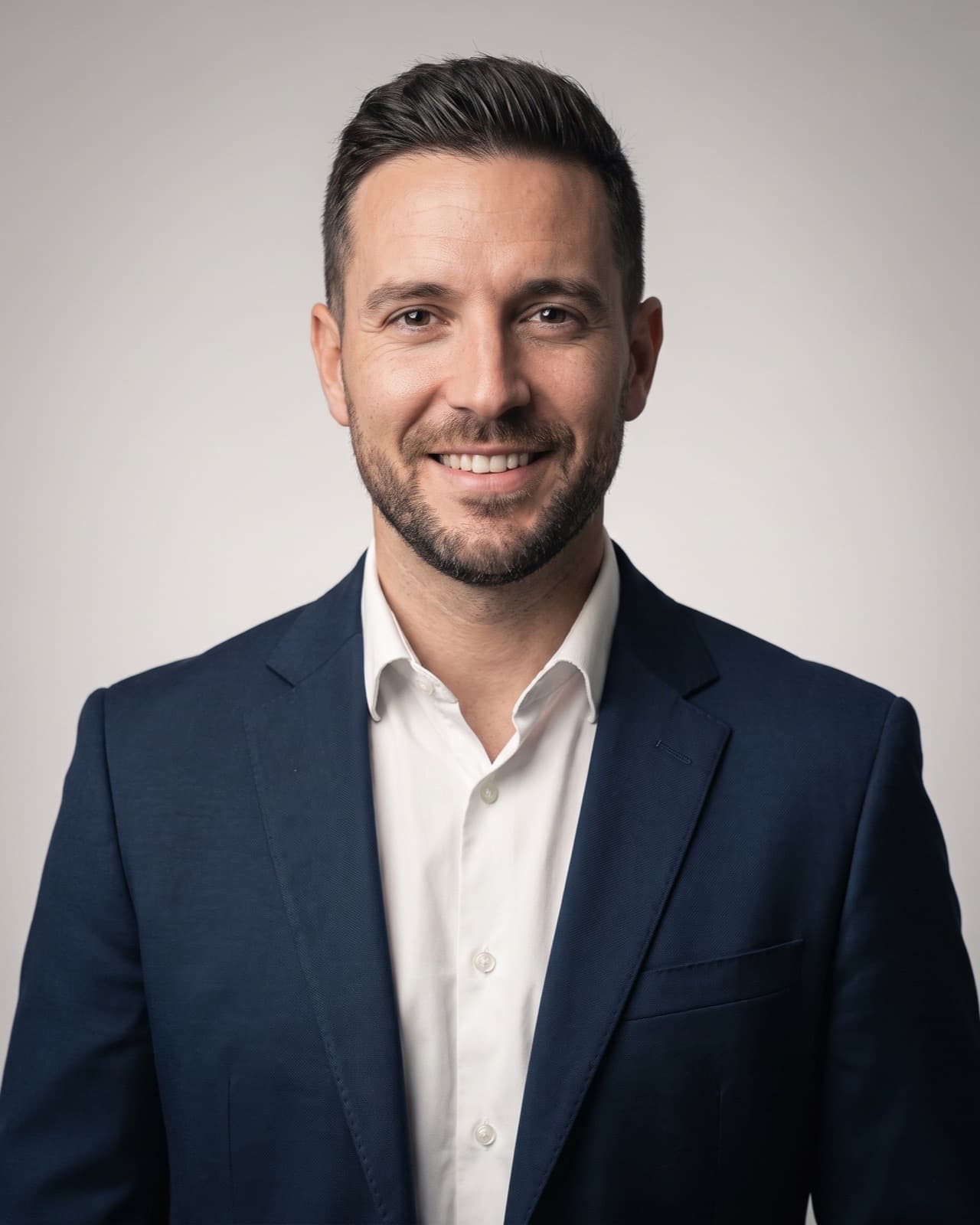 Álvaro Domínguez, Senior Residency Consultant at Roots Global