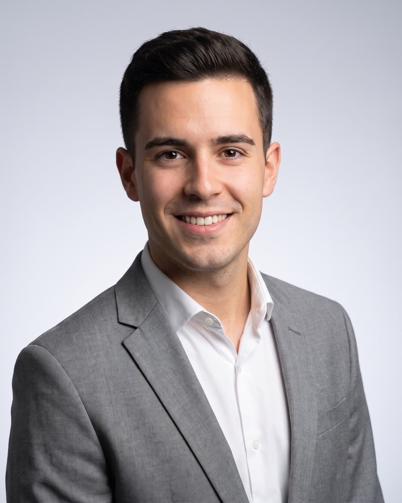 Mateo Salazar, Immigration Lawyer at Roots Global